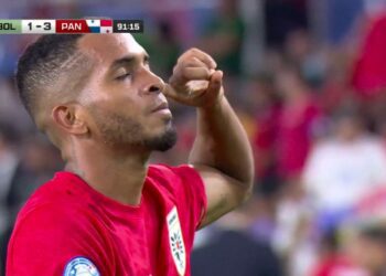 César Yanis scores in stoppage time to seal Panama