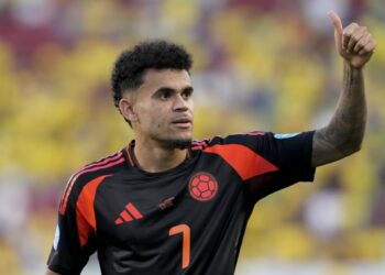 Colombia draws Brazil 1-1 and will play Panama in quarterfinals while Seleção face Uruguay