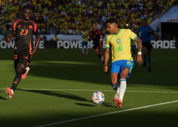 Colombia hold Brazil to top group D in final Copa America group stage match