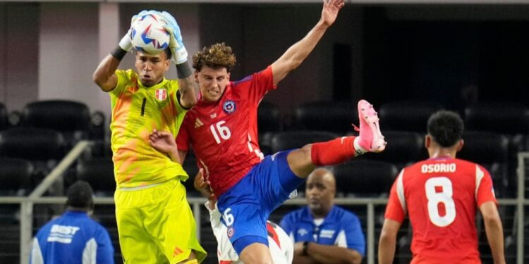 Copa America: Chile and Peru Play Out Hard-fought But Goalless Stalemate
