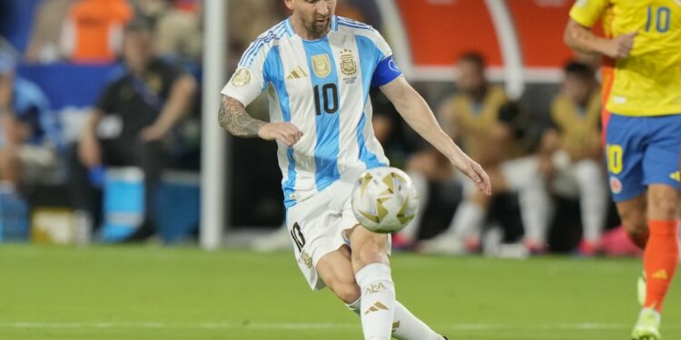 Copa America final 2024: Argentina, Colombia kickoff after delay