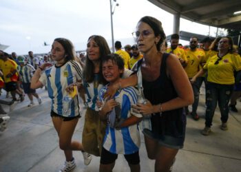 Copa América final chaos: Argentina-Colombia delayed, fans stuck outside after gates breached and closed