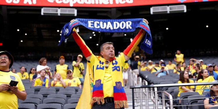 Ecuador fans dominating crowd in Vegas