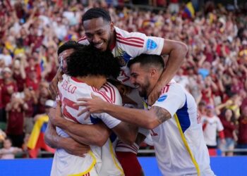 Eduard Bello leads 2nd-half charge in Venezuela's 3-0 victory over Jamaica in Copa America