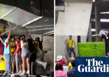 Fans climb through vents to get into Copa América final – video | Copa América