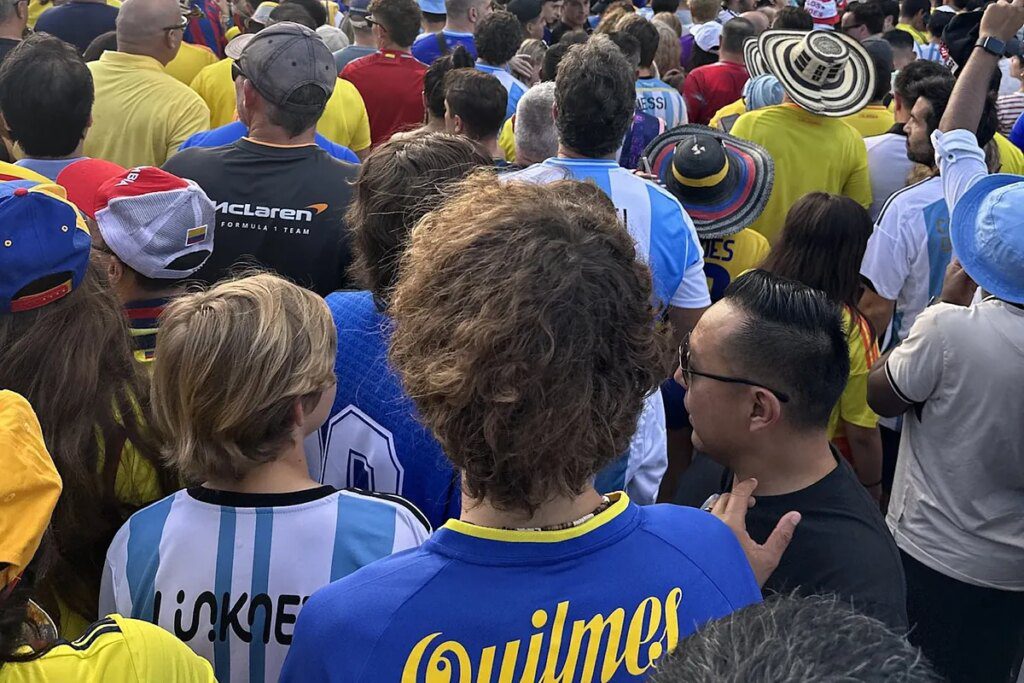 Former USMNT Wife shares traumatic Copa America Experience after being trampled by a crowd with her kid - Marca English