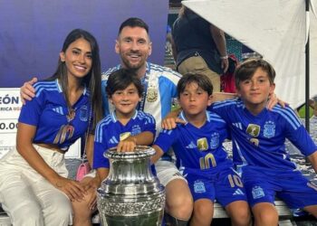 Lionel Messi celebrates Argentina's Copa América win alongside his family