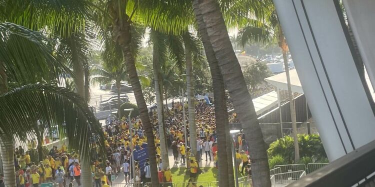 Logjam to get into stadium developing - The New York Times