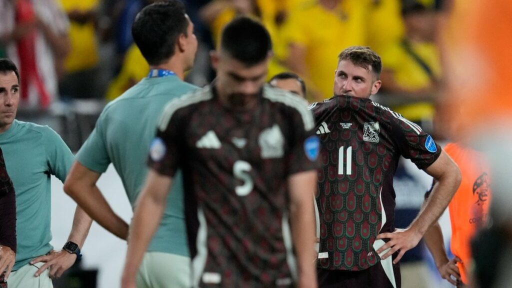 Mexico's Late Penalty Overturned As Ecuador Advance To Quarters