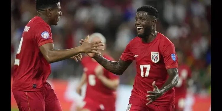Panama beats Bolivia 3-1 to reach knockouts