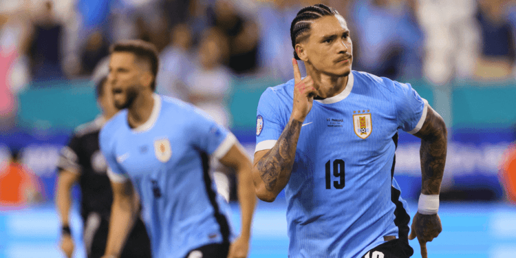 Uruguay eases to 3-1 win over Panama - beIN SPORTS