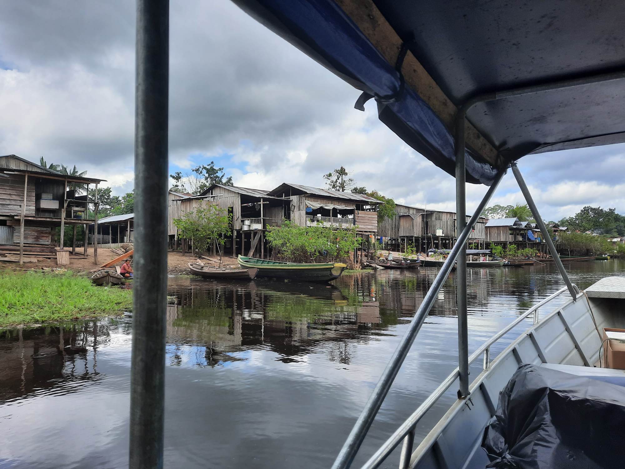 Oil is extracted from Loreto’s forests, but power in this region barely reaches 52% of rural homes. 