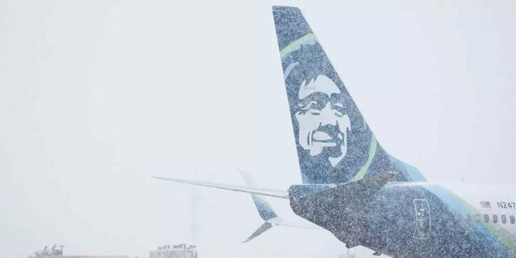 Earn, Redeem, and Maximize Alaska Airlines 2024