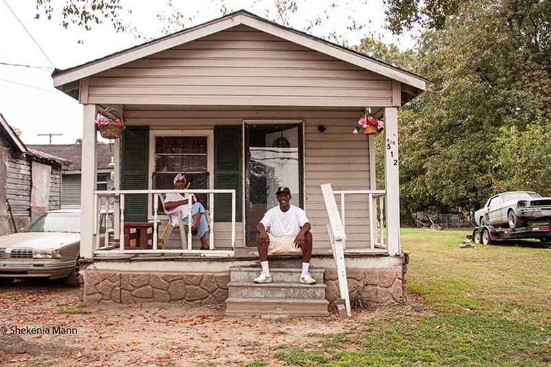 Shekenia Mann photographed Black families living in the Mississippi Delta who work as cotton pickers. - Shekenia Mann