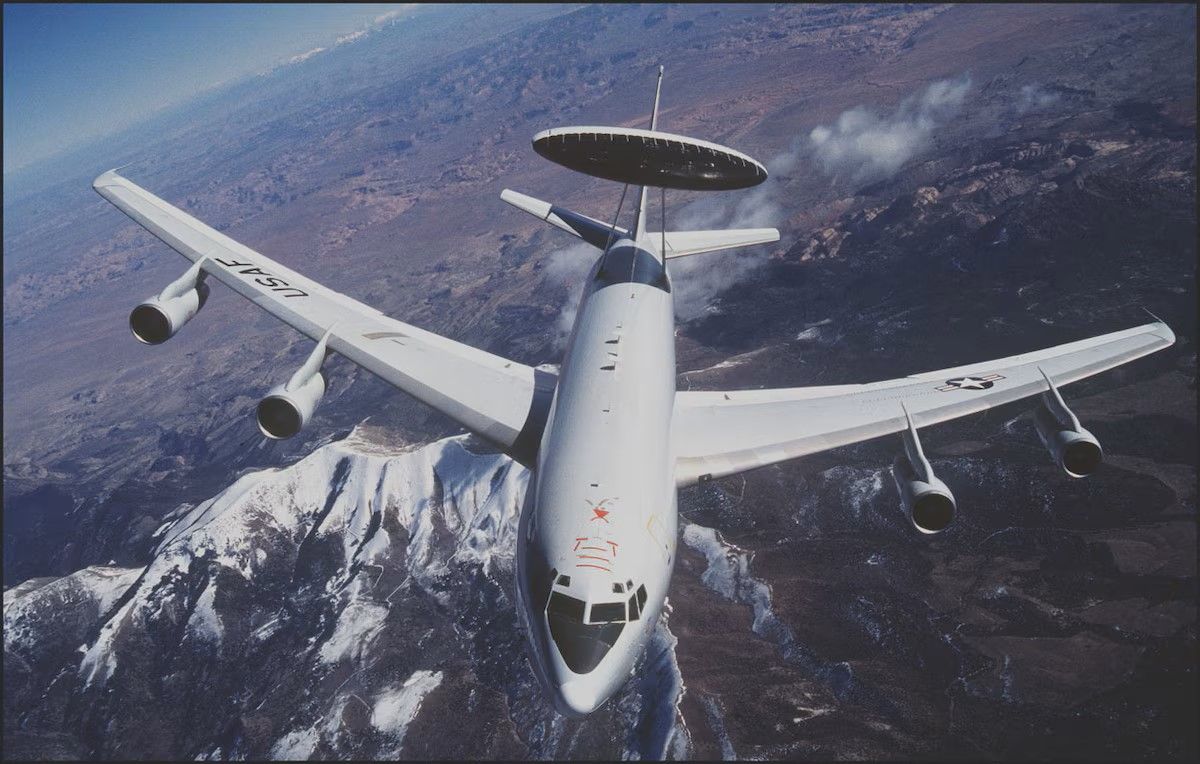 E-3 Sentry AWACS over snowcapped mountains (jpg)-1