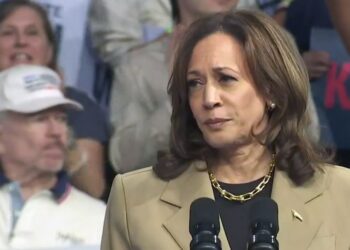 Harris calls for ceasefire, respect for protesters at Arizona rally