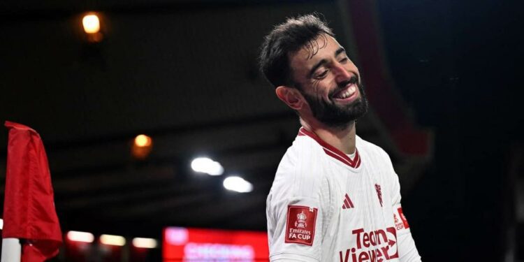 Fabrizio Romano confirms Man United have reached agreement to extend Bruno Fernandes’ contract