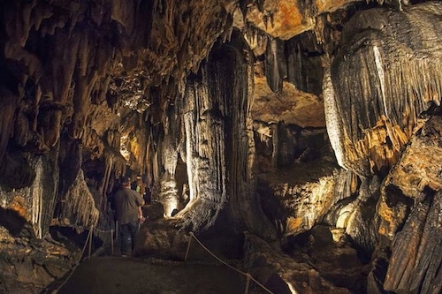 Majestic Caverns