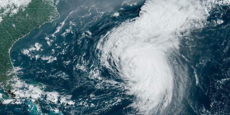Hurricane Ernesto nears Bermuda, threatens East Coast beaches