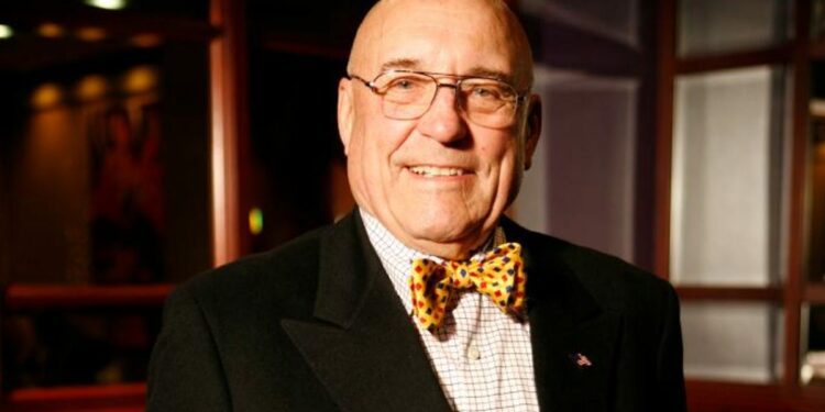 Famed Detroit restauranteur Joe Muer Jr. dies at 88