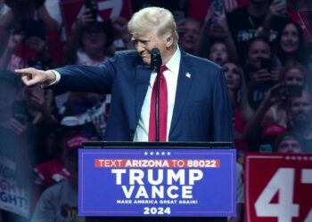 Donald Trump campaigns in Arizona: Live coverage