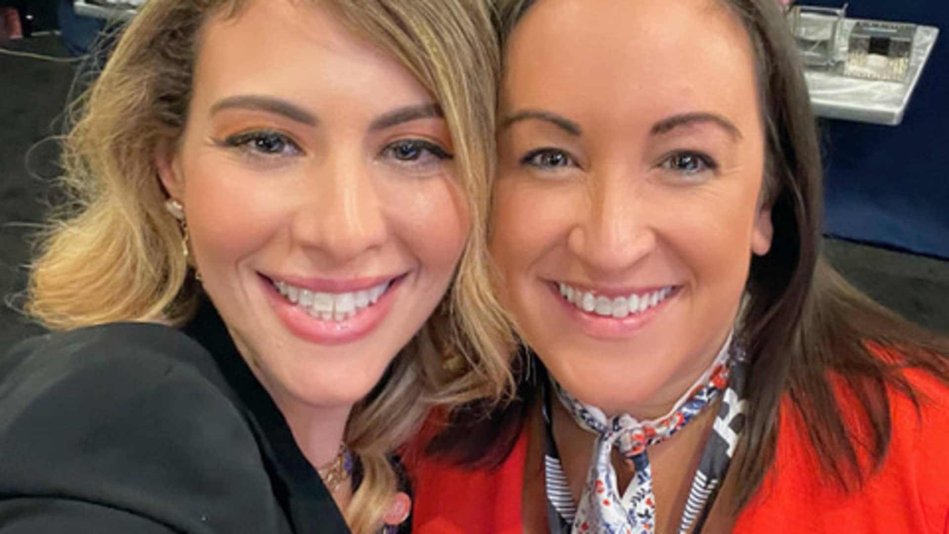 Tracy Hoyos-López and Amanda Fabiano snapped a quick photo before smartphones were confiscated ahead of the crypto industry roundtable with Donald Trumpin Music City Center in Nashville.