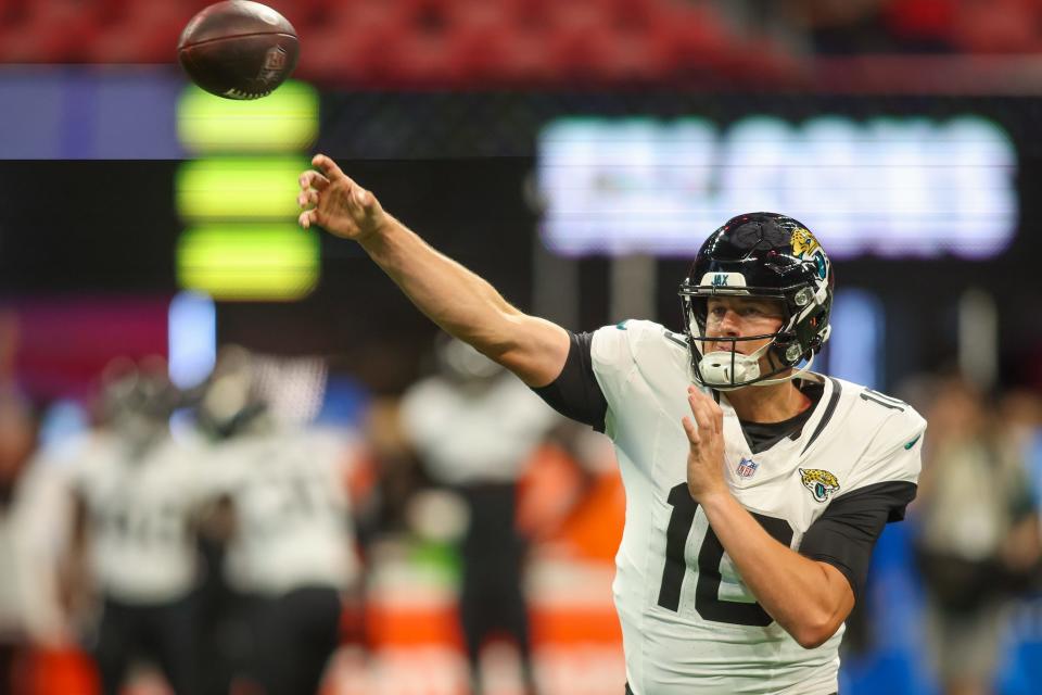 Aug 23, 2024; Atlanta, Georgia, USA; Jacksonville Jaguars quarterback Mac Jones (10) prepares for a game against the Atlanta Falcons at Mercedes-Benz Stadium. Mandatory Credit: Brett Davis-USA TODAY Sports