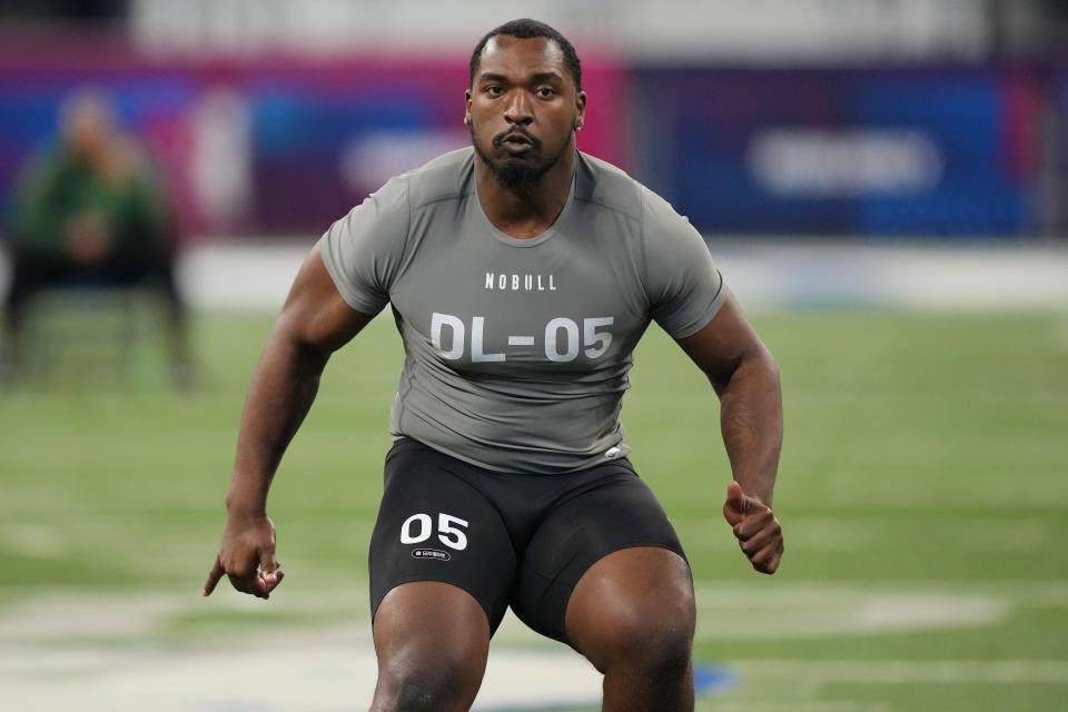 Feb 29, 2024; Indianapolis, IN, USA; Alabama defensive lineman Justin Eboigbe (DL05) works out during the 2024 NFL Combine at Lucas Oil Stadium. Mandatory Credit: Kirby Lee-USA TODAY Sports