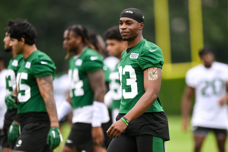 Jul 25, 2024; Florham Park, NJ, USA; New York Jets safety Jaylen Key (33) warms up during training camp at Atlantic Health Jets Training Center. Mandatory Credit: John Jones-USA TODAY Sports