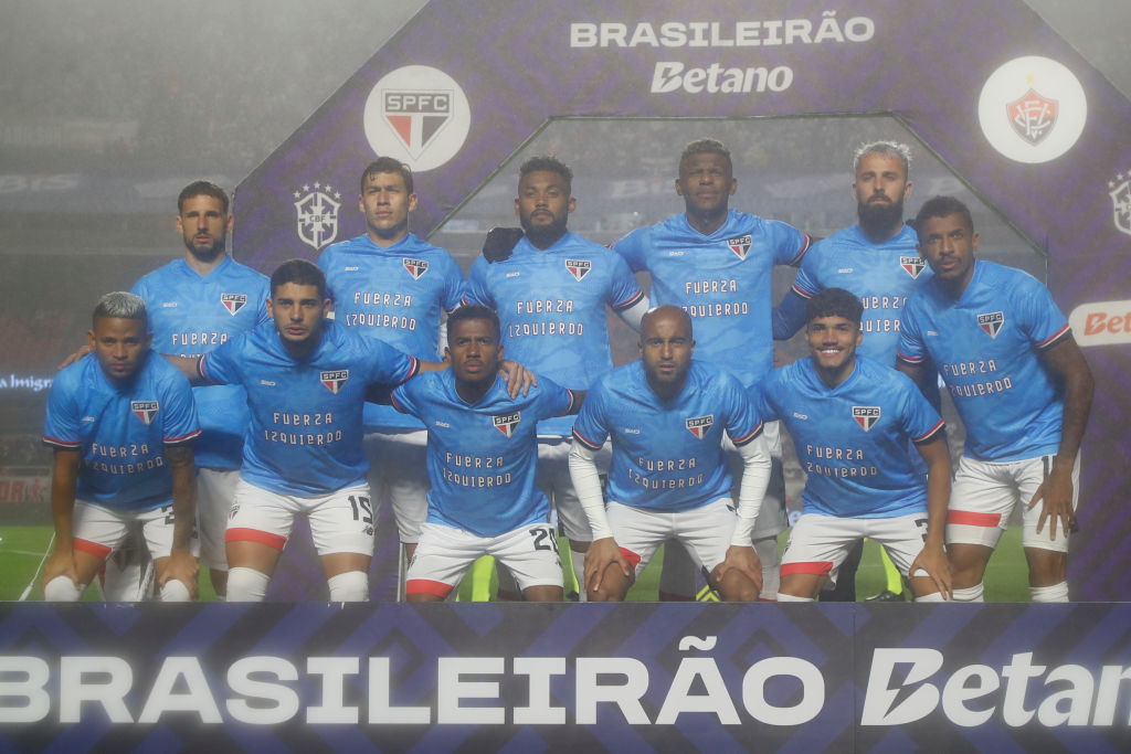 Players of Sao Paulo wears jerseys in solidarity with Juan Izquierdo at Morumbi Stadium in Sao Paulo, Brazil, on August 25, 2024.