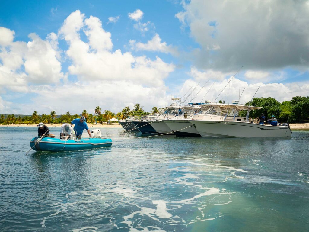 Helping boats raft up