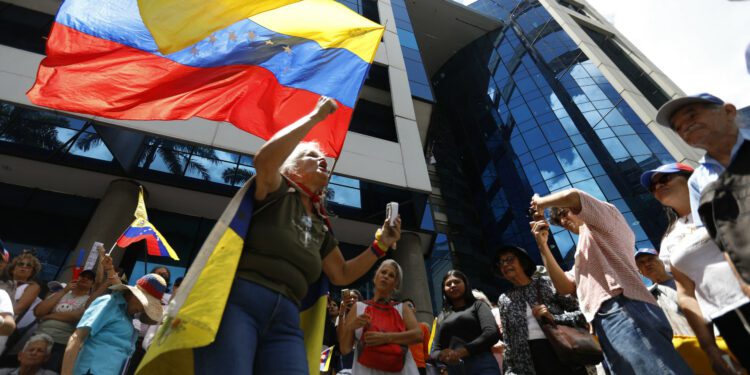 Venezuela Sees New Protests Against Maduro's Election Victory
