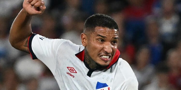 Uruguayan soccer player Juan Izquierdo, 27, dies after collapsing during Copa Libertadores game