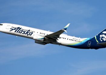 Alaska-Hawaiian Airline Deal Clears DOJ’s Anti-Trust Regulators