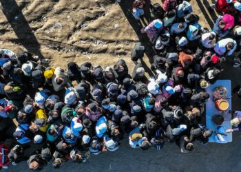 Anti-immigration Panama repatriates illegal immigrants to South America, U.S. funds flights