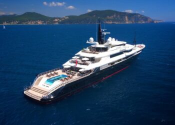 Antigua & Barbuda : Le yacht d'un oligarque russe visé par les sanctions occidentales vendu à 36 millions d'euros pour renforcer l'économie locale
