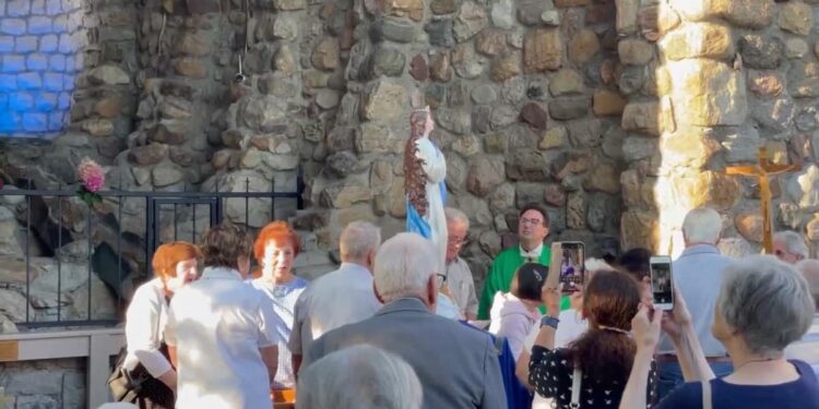 Auburn family welcomes priest from Italian birthplace