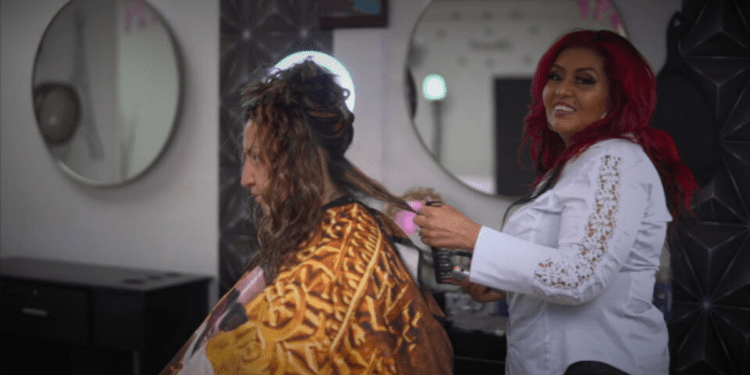 Aurora business owner from El Salvador sees civic service as a gift