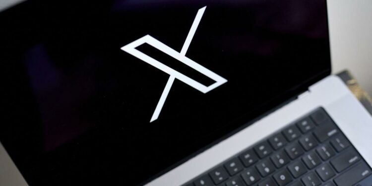 Brazil Judge Bans X as Musk Challenges Top Court’s Orders