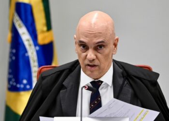 Brazil Supreme Court judge Alexandre de Moraes ordered Elon Musk to name a new legal representative in the country or face X being shut down there (EVARISTO SA)