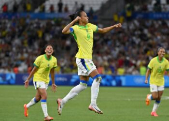 Brazil stuns Spain to reach final