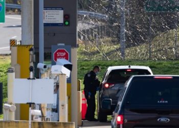Canada-U.S. border: Homeland Security tightens asylum rules