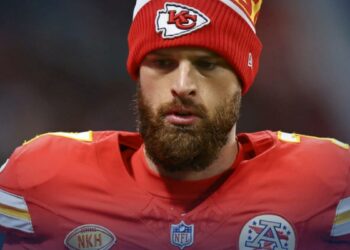 Controversial kicker’s record payday