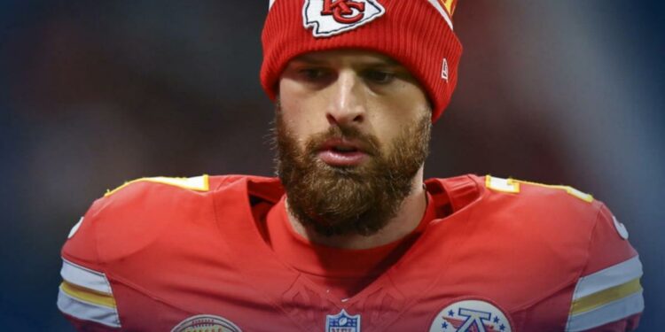 Controversial kicker’s record payday