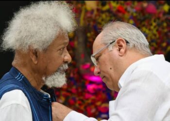 Cuba honours Wole Soyinka with national medal