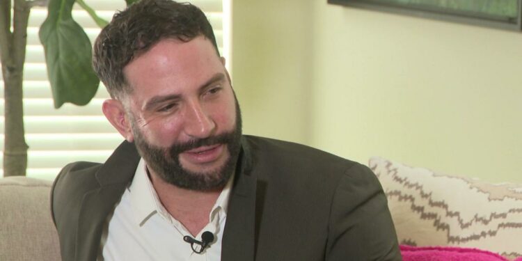 Cuban American recalls getting "freedom back" after 2015 prisoner swap