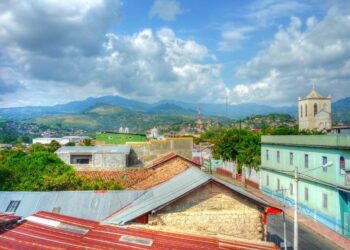 Dictatorship in Nicaragua arrests two more priests and two laywomen