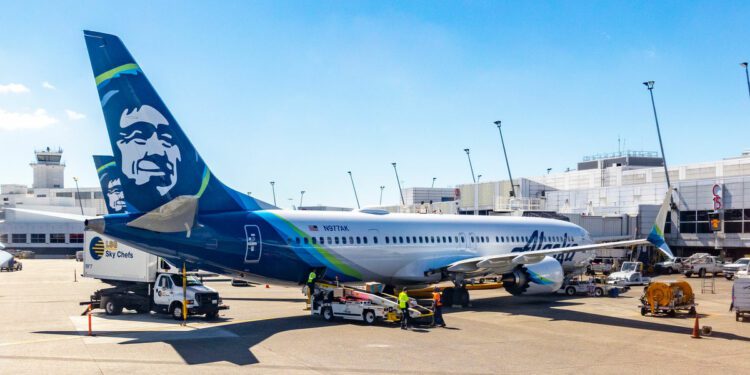 Does US Government Allowing Alaska-Hawaiian Airlines Merger Set a Bad Precedent?