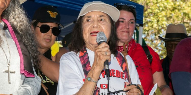 Dolores Huerta boosts Kamala Harris in AZ as campaign focuses on labor