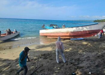 Dominican Republic trying to identify the remains of 14 decomposed bodies found on abandoned vessel
